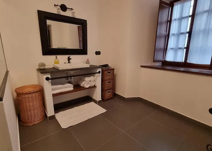 Precioso Con Patio Centro De Apartamento *