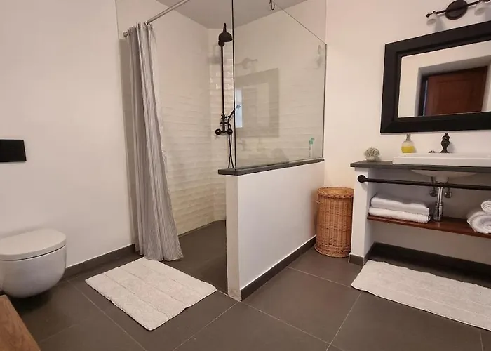 Precioso Con Patio Centro De * Castropol